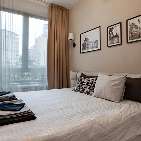 Eterna Lux With Garden Apartment *