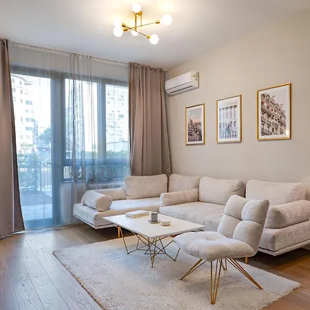 Eterna Lux With Garden Apartment *
